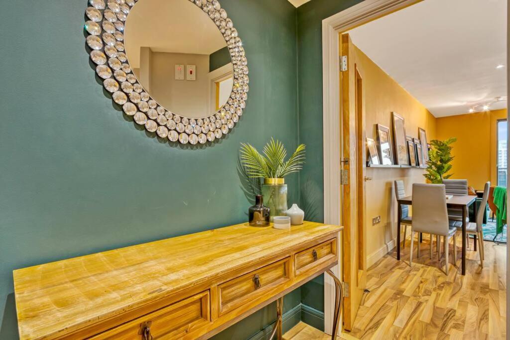 2 Bed Docklands Apt- 02 & Excel Londra