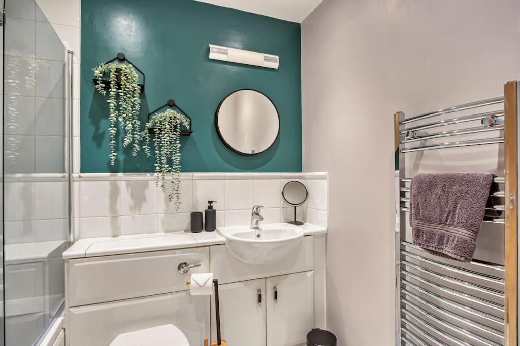 2 Bed Docklands Apt- 02 & Excel * Londra